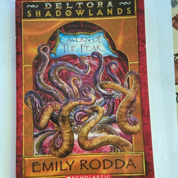 Deltora Shadowlands Emily Rodda 1,2,3 - Picture 3 of 5